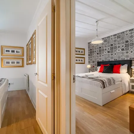 Cozy 2br In Bairro Alto - | By Airnest * Lisbon