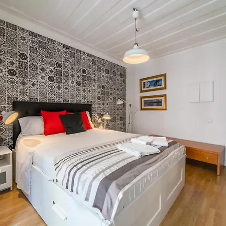 Cozy 2br In Bairro Alto - | By Airnest Lisbon