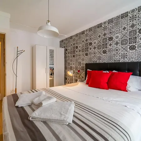 شقة Cozy 2br In Bairro Alto - | By Airnest